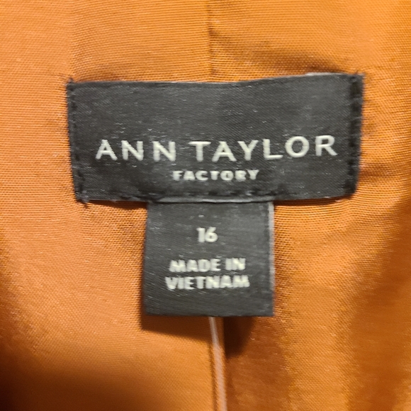 Blazer - Picture 4 of 6